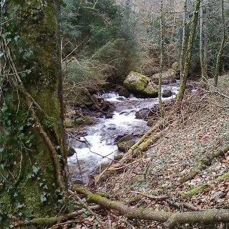 De Charme Auvergne Cab'ane Сasa de vacaciones Brousse
