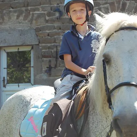 De Charme Auvergne Cab'ane Brousse