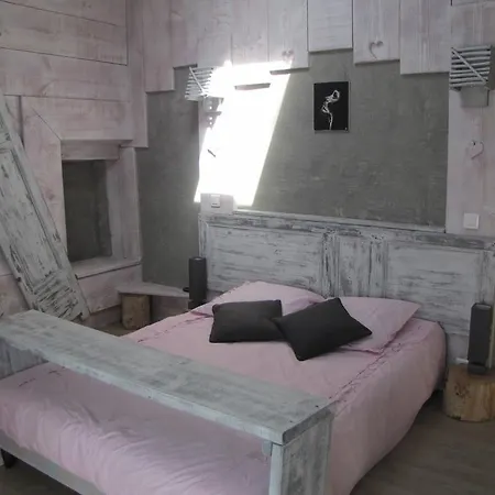 Сasa de vacaciones De Charme Auvergne Cab'ane Brousse